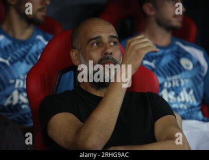 Pirée, Grèce. 16 août 2023. L'entraîneur-chef de Manchester City, PEP Guardiola, réagit lors du match de Super coupe de l'UEFA 2023 entre Manchester City et Séville au Pirée, en Grèce, le 16 août 2023. Crédit : Panagiotis Moschandreou/Xinhua/Alamy Live News Banque D'Images