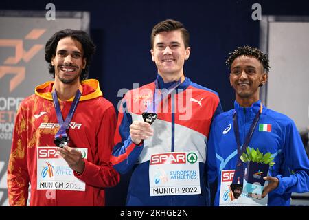 Jakob Ingebrigtsen (Norvège, Or), Mohamed Katir (Espagne, argent), Yemaneberhan Crippa (Italie, Bronze). 5000m. Championnats d'Europe Munich 2022 Banque D'Images