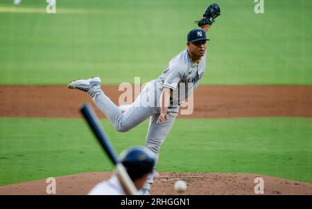 Atlanta, États-Unis. 16 août 2023. Randy Vasquez lance le lanceur de départ des Yankees de New York lors de la première manche contre les Yankees de New York à Truist Park le mercredi 16 août 2023 à Atlanta, en Géorgie. Photo de Bob Andres/UPI crédit : UPI/Alamy Live News Banque D'Images