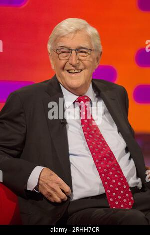 Photo de dossier datée du 15/12/2016 de Sir Michael Parkinson lors du tournage du Graham Norton Show aux London Studios, au sud de Londres. Il est décédé à l'âge de 88 ans. Date de publication : jeudi 17 août 2023. Banque D'Images