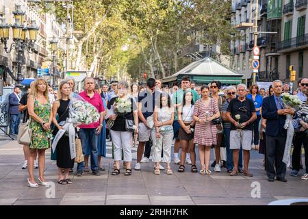 Barcelone, Barcelone, Espagne. 17 août 2023. Les autorités, les proches des victimes et les personnes touchées assistent à l'hommage pour 17a après l'attaque qui a eu lieu à Las Ramblas à Barcelone le 17 août 2017 et Cambrils. (Image de crédit : © Marc Asensio Clupes/ZUMA Press Wire) USAGE ÉDITORIAL SEULEMENT! Non destiné à UN USAGE commercial ! Banque D'Images