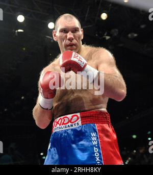 PHOTO D'ARCHIVE : Nikolai VALUEV a 50 ans le 21 août 2023, Nikolai VALUEV (RUS).action. Nikolai VALUEV-Ruslan CHAGAEV. Boxe WBA World Heavyweight Championship le 14 avril 2007. ?SVEN SIMON, Princess-Luise-Str.41#45479 Muelheim/Ruhr#tel.0208/9413250#fax 0208/9413260#account 244 293 433 P ostbank E ssen BLZ 360 100 43#www.SvenSimon.net#e-mail :SvenSimon@t-online.de. Banque D'Images