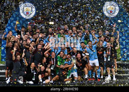 Pirée, Grèce. 16 août 2023 : les joueurs de Manchester City célèbrent la victoire lors du match de Super coupe de l'UEFA 2023 entre Manchester City FC et Sevilla FC au stade Georgios Karaiskakis du Pirée, Grèce. 16 août 2023. (Photo de Nikola Krstic/Alamy) Banque D'Images