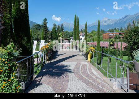 Mearno, Italie - 11 août 2023 : vue de l'entrée des jardins Trauttmansdorff à Merano - Sud Tyrol - Italie Banque D'Images