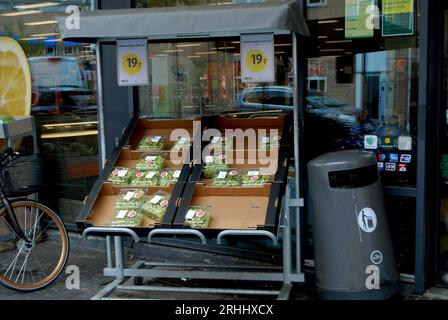 Kastrup/Copenhague/Danemark/17 août 2023/Prix élevé des denrées alimentaires et prix élevé de l'épicerie de Kastrup . (Photo.Francis Joseph Dean/Dean Pictures) Banque D'Images