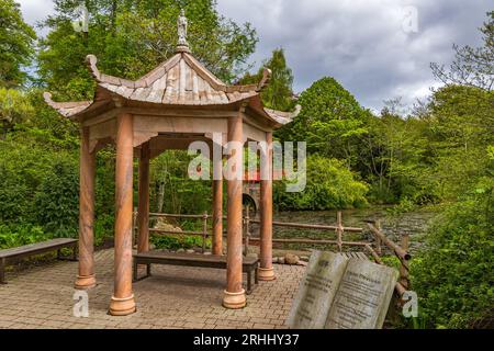 Pavillon chinois dans le jardin botanique royal d'Édimbourg dans la ville d'Édimbourg, Écosse, Royaume-Uni. Banque D'Images