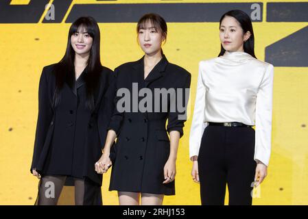 Séoul, Corée du Sud. 16 août 2023. (G à D) les acteurs sud-coréens Nana, Lee Han-byul et Go Hyun-jing, appel photo pour la conférence de presse de la série Netflix Mask Girl à Séoul, Corée du Sud, le 16 août 2023. (Photo de Lee Young-ho/Sipa USA) crédit : SIPA USA/Alamy Live News Banque D'Images