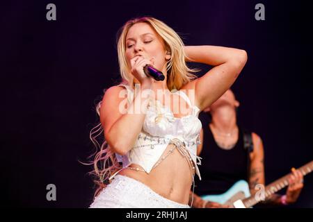 Nous sommes Fabuloso, Preston Park, Brighton, East Sussex, Royaume-Uni. Zara Larsson se produit au We Are Fabuloso, un concert en faveur de Brighton Pride. 5 août 2023. David Smith/Alamy News Banque D'Images