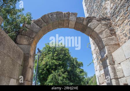 Arc romain du château de Beja, Baixo Alentejo, Portugal. Monument le plus emblématique de la ville Banque D'Images