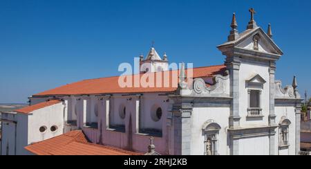 Cathédrale de St. Jacques le Grand, Beja, Baixo Alentejo, Portugal. Vue aérienne du monument emblématique de la ville Banque D'Images