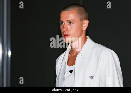 Milan, Italie. 19 juin 2023. Harris Dickinson assiste au dîner Prada pendant la semaine de la mode masculine de Milan Printemps été 2024 le 18 juin 2023 à Milan, Italie (photo par Alessandro Bremec/NurPhoto) crédit : NurPhoto SRL/Alamy Live News Banque D'Images