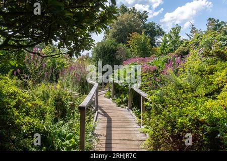 Furzey Gardens, une attraction touristique dans le parc national de New Forest, Hampshire, Angleterre, Royaume-Uni, en été Banque D'Images