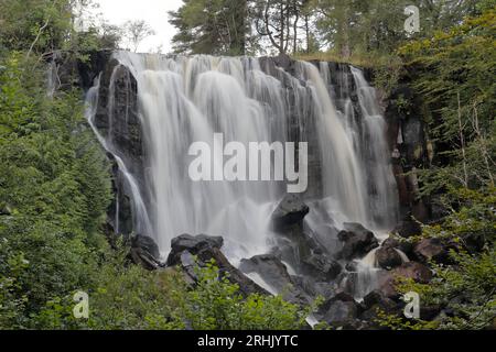 The Upper Falls in a glen à Aros Park, Tobermory, île de Mull Banque D'Images