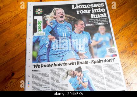 « Lionnes ruent en finale » i sport journal titre victoire en demi-finale Angleterre contre Australie à la coupe du monde féminine de la Fifa, le 17 août 2023 à Londres, Royaume-Uni Banque D'Images