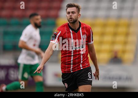 William Patching, de Derry City, célèbre avoir marqué depuis le point de penalty pour le premier but de son équipe lors du troisième match de qualification de l'UEFA Europa Conference League, deuxième étape, à Tallaght Stadum, Dublin. Date de la photo : jeudi 17 août 2023. Banque D'Images