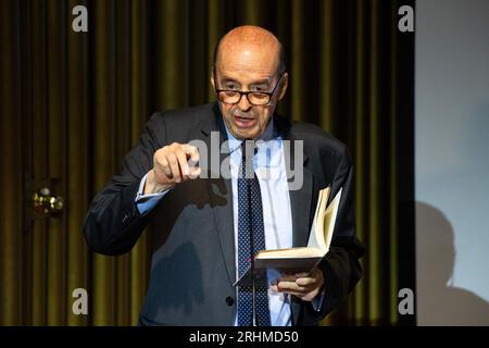 Bogota, Colombie. 17 août 2023. Le ministre colombien des Affaires étrangères Alvaro Leyva Duran prend la parole lors de la réunion pour la vérité et la non-répétition organisée par le gouvernement colombien, à Bogota, en Colombie, le 17 août 2023. Photo : CHEPA Beltran/long Visual Press crédit : long Visual Press/Alamy Live News Banque D'Images