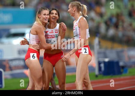 Natalia Kaczmarek (argent), Anna Kiełbasinska (bronze) et IgA Baumgart-Witan ; de Pologne. 400m. Championnats d'Europe Munich 2022 Banque D'Images