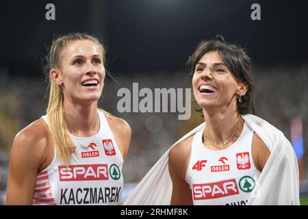 Natalia Kaczmarek (argent) et Anna Kiełbasinska (bronze) ; de Pologne. 400m finale. Championnats d'Europe Munich 2022 Banque D'Images