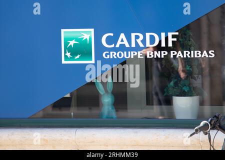 bordeaux , France - 08 18 2023 : marque textuelle et logo de l'agence Cardif paribas du groupe bnp Banque D'Images