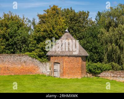Bâtiment de jardin, Old Tudor, jardin clos, Basing House, Old Basing, Basingstoke, Hampshire, Angleterre, Royaume-Uni, GB. Banque D'Images