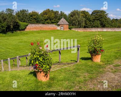 Old Tudor, jardin clos, Basing House, Old Basing, Basingstoke, Hampshire, Angleterre, Royaume-Uni, GB. Banque D'Images