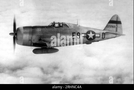 REPUBLIC P-47 Thunderbolt équipé avec une goutte de carburant d'environ 1944 Banque D'Images