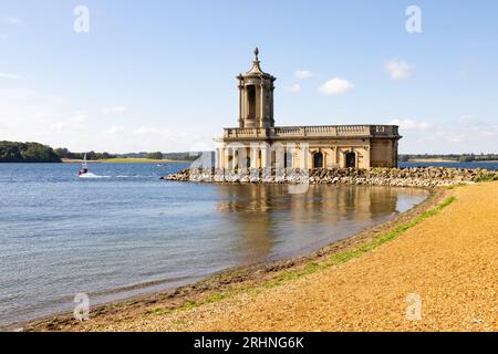 Partiellement submergée Normanton Church, Rutland Water, Rutland, Angleterre Banque D'Images