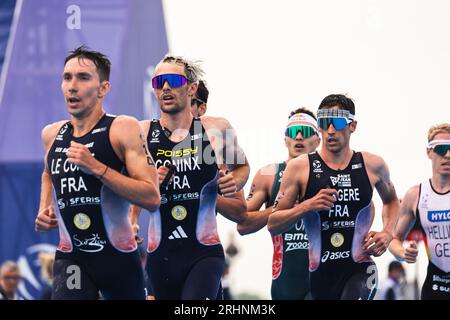 Paris, France. 18 août 2023. 14 Pierre le Corre (FRA) 07 Dorian Coninx (FRA) 03 Léo Bergere (FRA) lors de l'épreuve test des Jeux Olympiques et Paralympiques de triathlon 2023, du 17 au 20 août 2023 à Paris, France - photo Germain Hazard/FFTRI/DPPI crédit : DPPI Media/Alamy Live News Banque D'Images