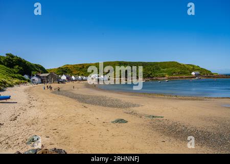 En regardant le long de la plage vers Porthdinllaen à Traeth Morfa Nefynm sur la côte nord de la Llyn. Péninsule du nord du pays de Galles. Banque D'Images