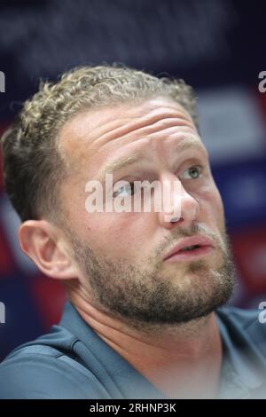 Bruxelles, Belgique. 18 août 2023. Le nouveau joueur d'Anderlecht Mats rites photographié lors d'une conférence de presse du club de première division RSC Anderlecht, vendredi 18 août 2023 à Bruxelles, pour discuter de leur prochain match dans les championnats de Belgique. BELGA PHOTO VIRGINIE LEFOUR crédit : Belga News Agency/Alamy Live News Banque D'Images