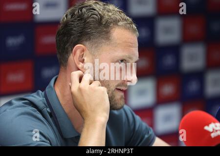 Bruxelles, Belgique. 18 août 2023. Le nouveau joueur d'Anderlecht Mats rites photographié lors d'une conférence de presse du club de première division RSC Anderlecht, vendredi 18 août 2023 à Bruxelles, pour discuter de leur prochain match dans les championnats de Belgique. BELGA PHOTO VIRGINIE LEFOUR crédit : Belga News Agency/Alamy Live News Banque D'Images