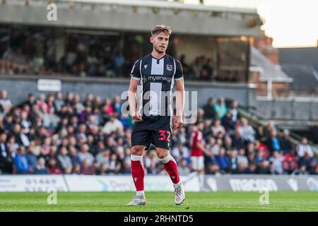 L'attaquant de Grimsby Town Danny Rose (32) lors du match Grimsby Town vs Salford City FC Sky Bet League 2 à Blundell Park, Cleethorpes, Royaume-Uni le 15 août 2023 Credit : Every second Media/Alamy Live News Banque D'Images
