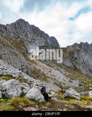 Col de Cancanapunta, circuit de randonnée Huayhuash, Andes péruviennes Banque D'Images