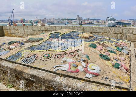 Sargadelos céramique murale sur le dôme de la chapelle par Francisco Xosé Pérez Porto avec des épisodes de légende et d'histoire San Anton Château A Coruña Galice Espagne Banque D'Images