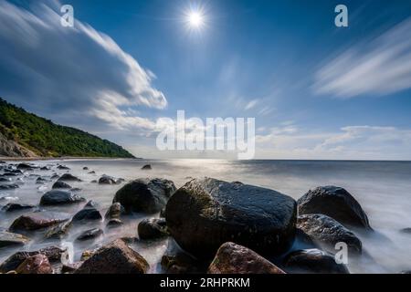 Hiddensee, impression de la plage en face de la falaise en été, Mecklembourg-Poméranie occidentale Banque D'Images