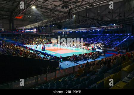 Gand, Belgique. 17 août 2023. Topsporthal Gent photographié lors d'un match de volleyball entre les équipes nationales féminines de Hongrie et de Belgique, connues sous le nom de Tigres jaunes, lors du premier match du Championnat d'Euro volley CEV dans la poule A, le jeudi 17 août 2023 à Gand, BELGIQUE . Crédit : Sportpix/Alamy Live News Banque D'Images