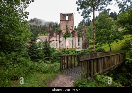 Beauté intemporelle, les ruines du monastère Allerheiligen dans la Forêt Noire Banque D'Images