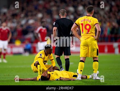 Vinicius Souza de Sheffield United est blessé lors du match de Premier League au City Ground, Nottingham. Date de la photo : Vendredi 18 août 2023. Banque D'Images