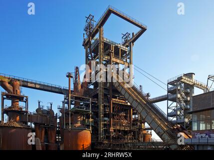 Haut fourneau, usine industrielle déclassée Phoenix-West dans le district de Hoerde, Allemagne, Rhénanie du Nord-Westphalie, région de la Ruhr, Dortmund Banque D'Images