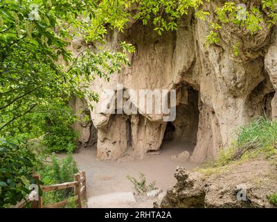 Grottes calcaires, parc régional de Rifle Falls, Rifle, Colorado. Banque D'Images