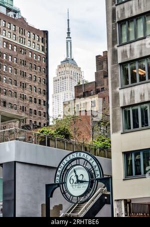 Empire State Building from Third Avenue, New York City, 2023, États-Unis Banque D'Images