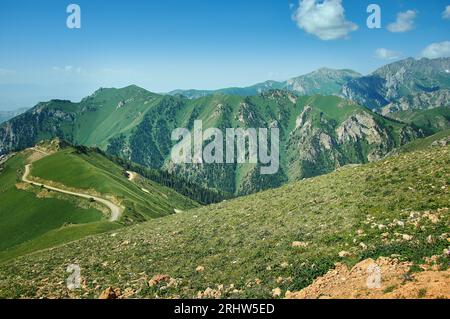 Le district de Moldo-Ashuu Pass de la région de son-Kul dans l'ouest du Kirghizistan Banque D'Images