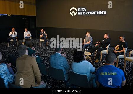 Non exclusive : LVIV, UKRAINE - 17 AOÛT 2023 - les participants sont photographiés lors de la présentation de la Ligue des invincibles, un programme de physi Banque D'Images