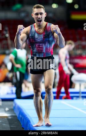 Duesseldorf, Allemagne. 07 juillet 2023. Gymnastique : gymnastique de l'appareil, PSD Bank Dome, Championnats d'Allemagne, décision tout autour, hommes : Nick Klessing Cheers. Crédit : Tom Weller/dpa/Alamy Live News Banque D'Images