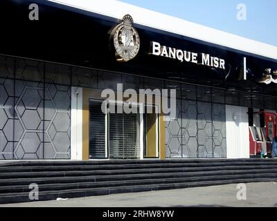 Le Caire, Egypte, juillet 26 2023 : Banque Misr ou Egypt Bank Building, banque égyptienne co-fondée par l'industriel Joseph Aslan Cattaui Pacha et l'économiste Tal Banque D'Images