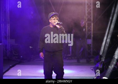 Ischia, . 19 août 2023. ISCHIA LE RAPPEUR NAPOLITAIN GEOLIER À ISCHIA POUR UN CONCERT HISTORIQUE EXCLUSIF !!! Crédit : Agence photo indépendante/Alamy Live News Banque D'Images