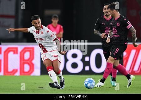 Bari, Italie. 18 août 2023 : Mattia Maita de Bari en action lors du match de Serie B entre Bari et Palerme au stade San Nicola de Bari, en Italie. 18 août 2023. (Photo de Nikola Krstic/Alamy) Banque D'Images