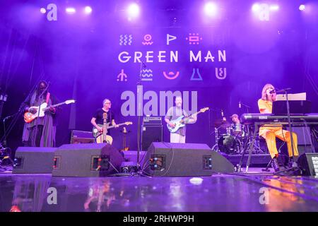 Glanusk Park, Royaume-Uni. Vendredi 18 août 2023. Beth Orton se produisant au Green Man Festival 2023 à Glanusk Park, Brecon Beacons, pays de Galles. Date de la photo : Vendredi 18 août 2023. Le crédit photo devrait se lire : Richard Gray/Alamy Live News Banque D'Images