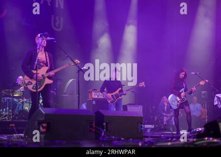 Glanusk Park, Royaume-Uni. Vendredi 18 août 2023. Les Delgados jouent au Green Man Festival 2023 à Glanusk Park, Brecon Beacons, pays de Galles. Date de la photo : Vendredi 18 août 2023. Le crédit photo devrait se lire : Richard Gray/Alamy Live News Banque D'Images