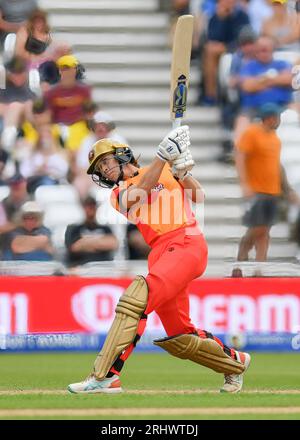 Nottingham, royaume-Uni. 19 août 2023. Sur la photo de gauche à droite Amy Jones (Birmingham Phoenix) battant au 100 at Trent Bridge (Trent Rockets v Birmingham Phoenix). Crédit : photo : Mark Dunn/Alamy Live News (Sports) Banque D'Images